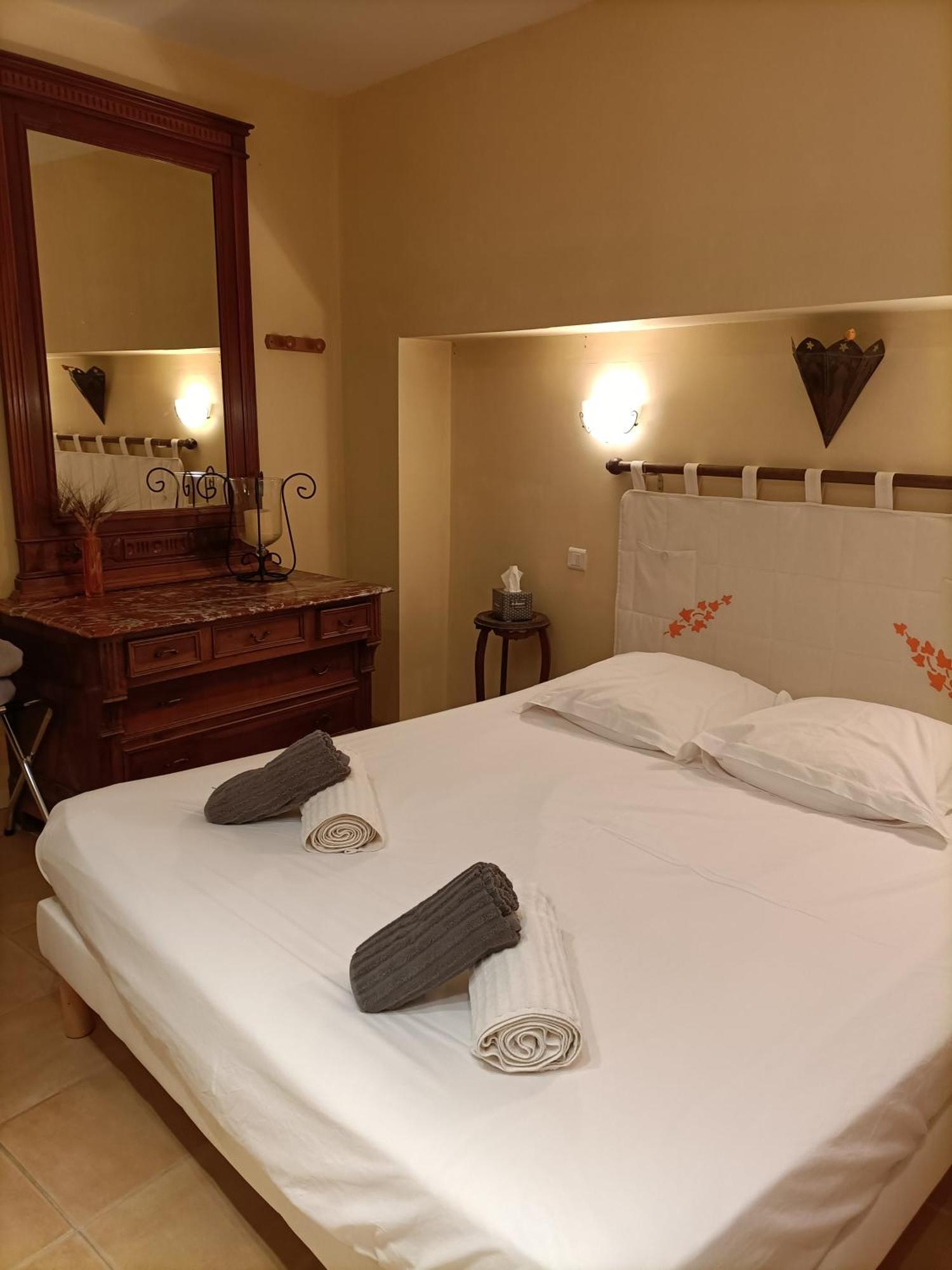 Villa Les Git'Anes de Pontevès Extérieur photo